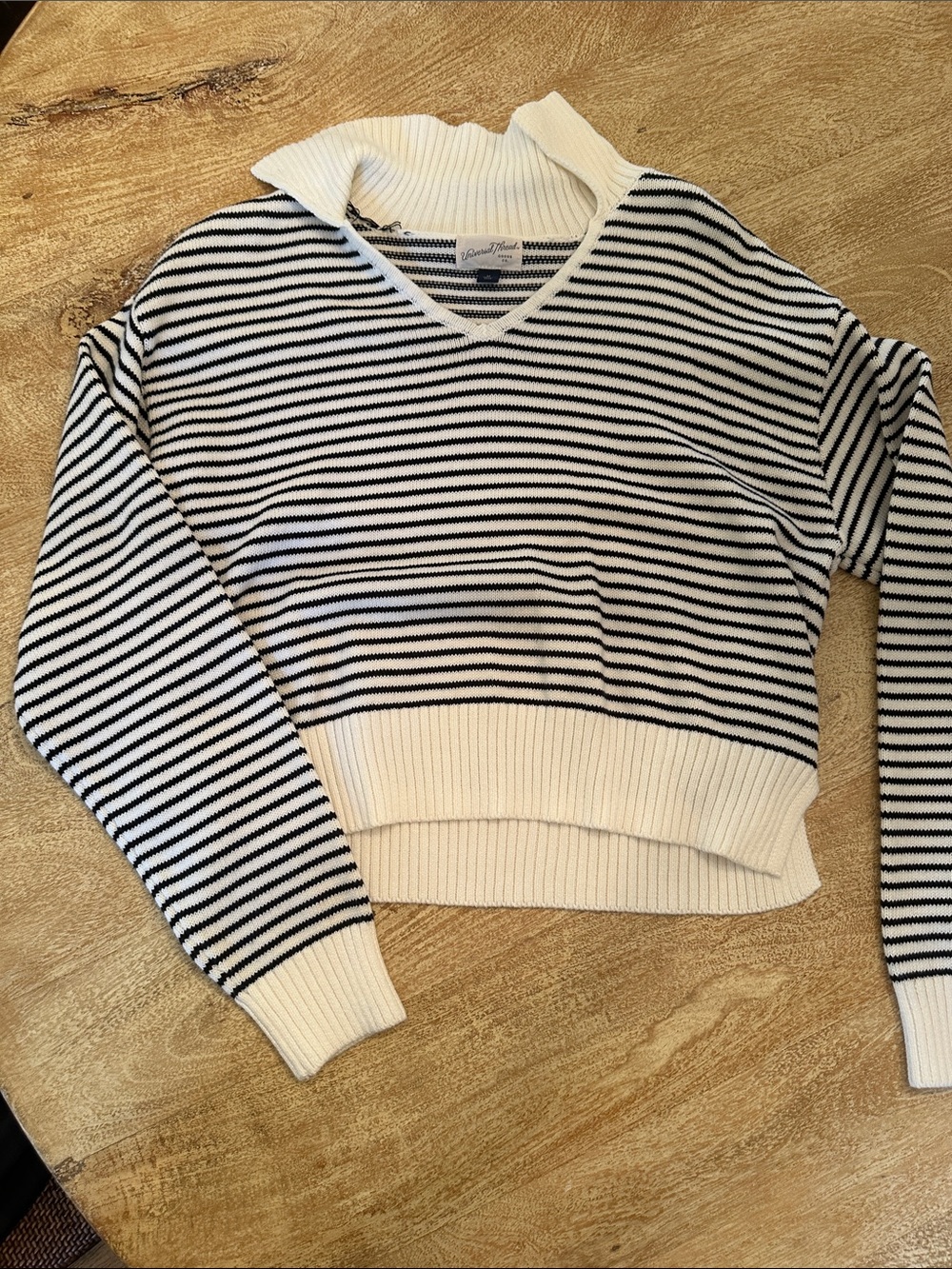 Universal Thread Black & White Striped V-Neck Sweater